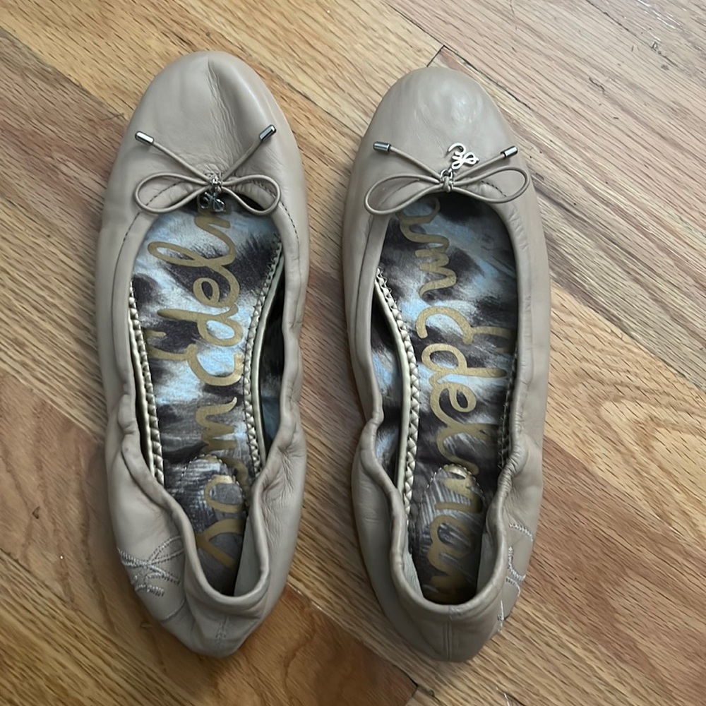 Sam Edelman beige ballet flat in size 6